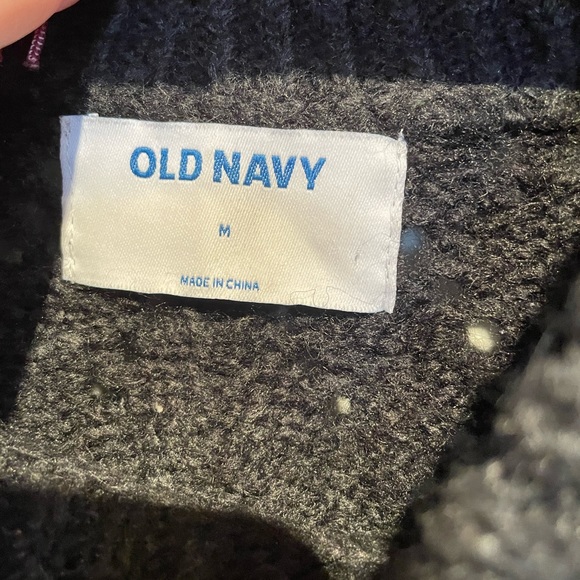 SOLD🌺Old Navy Black knit Crewneck🖤 - Picture 5 of 5